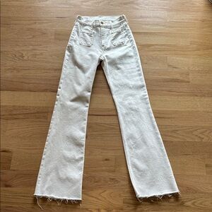 Gap 70’s High Rise Flare in White Size 24